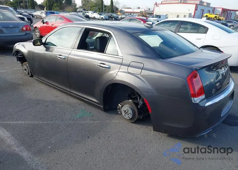 2015 Chrysler 300C z USA, uszkodzony, nr VIN 2C3CCAETXFH921907
